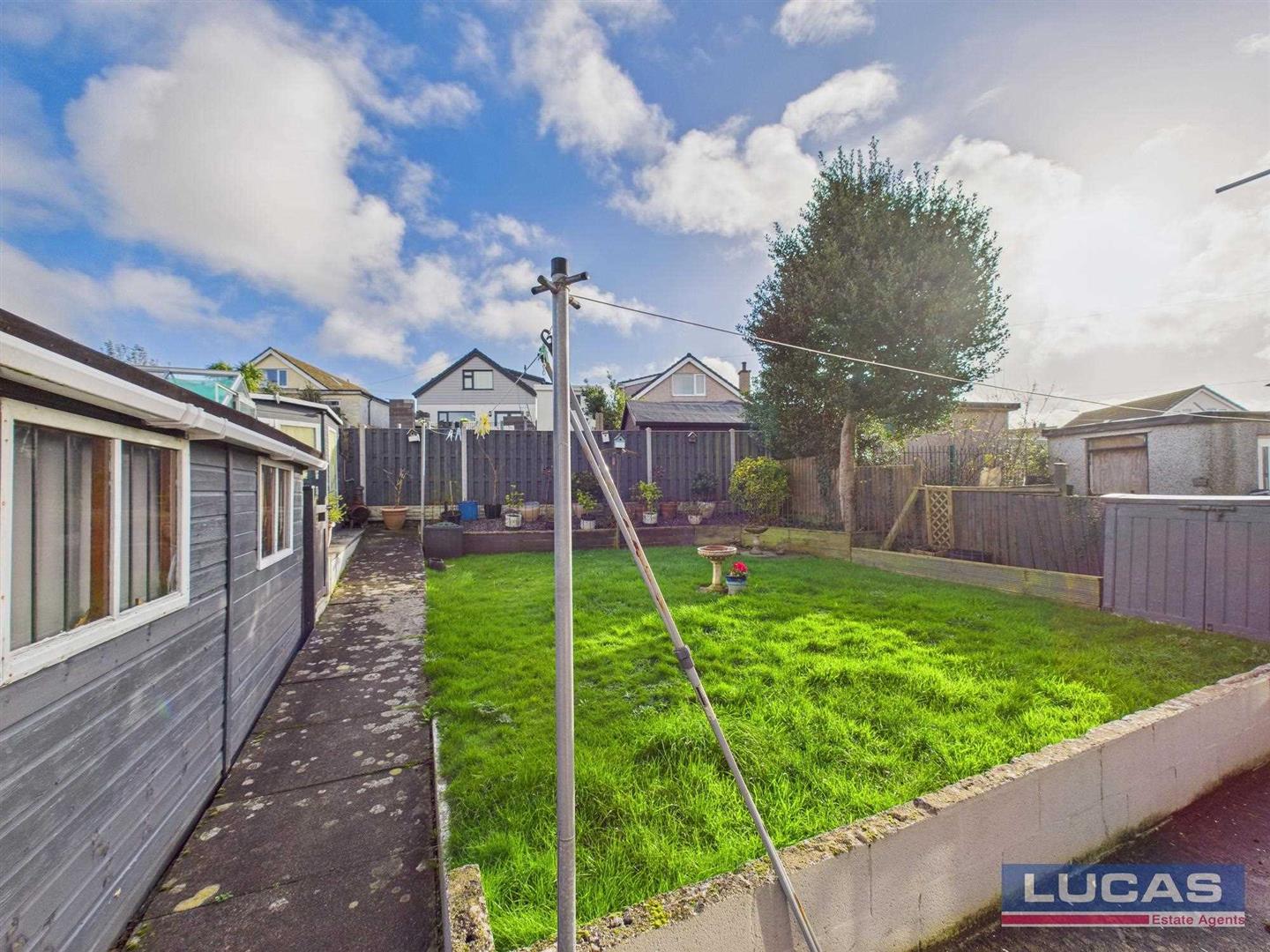 24 Lon Y Wennol, Llanfairpwll